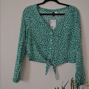 Green floral long sleeve crop top *OPEN TO OFFERS*